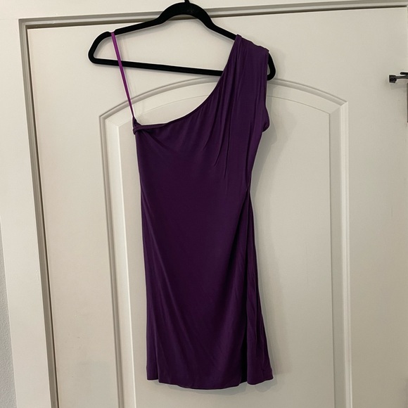 Adorable TIBI one shoulder purple dress - Picture 5 of 8